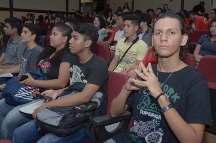 Estudante da escola Joaquim Viana, Lucas Gabriel deseja cursar Ciência da Computação
