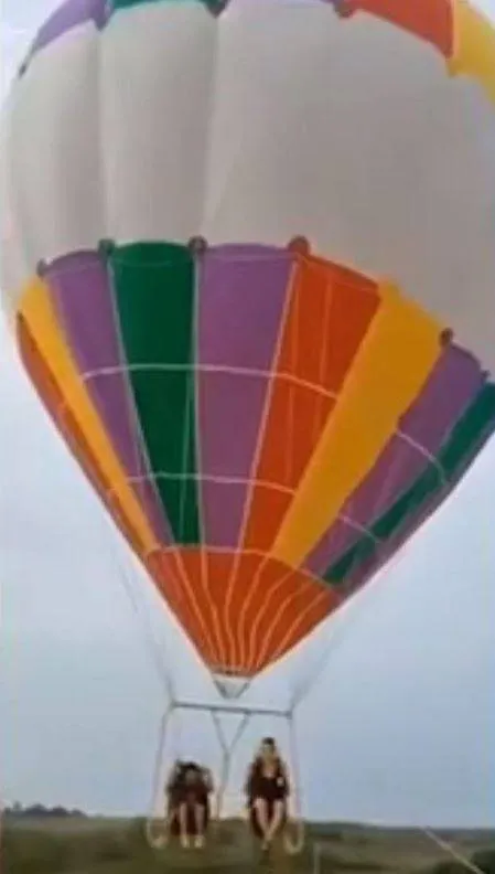 As cordas deveriam trazer o balão de volta.