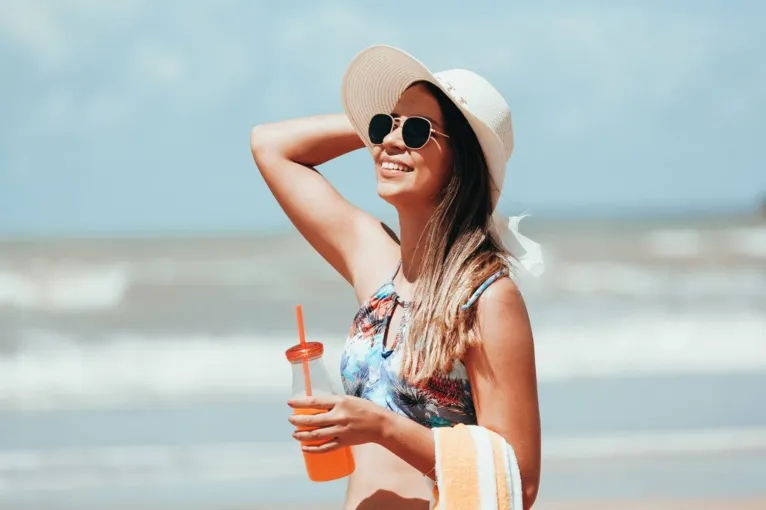 As tendências da moda Verão para você arrasar na praia e fora dela