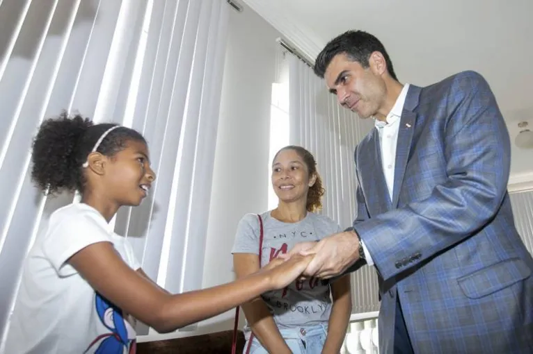 Bailarina paraense terá apoio do governo para disputar seletivas da Escola Bolshoi