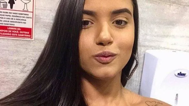 Jovem de 18 anos é encontrada morta no carro do namorado