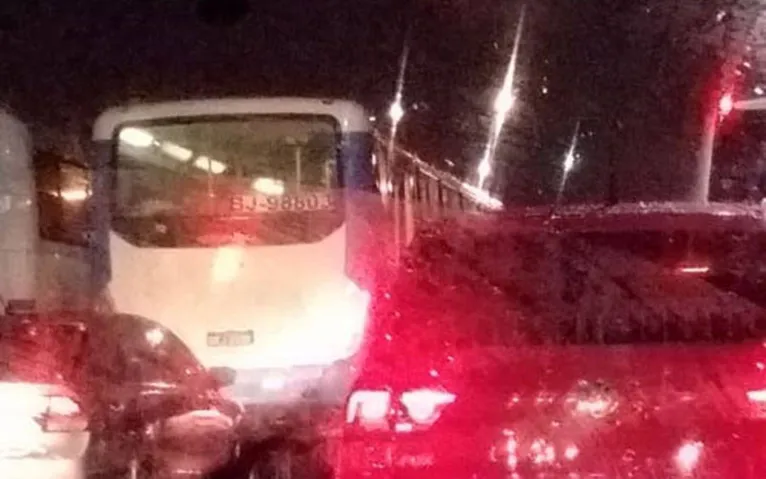 Noite de sábado tem muita chuva e ruas alagadas em Belém; acompanhe o trânsito!