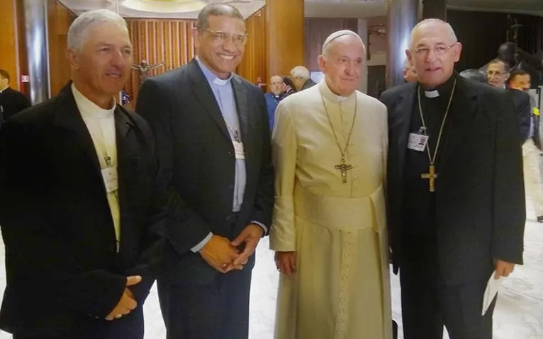 No Sínodo da Amazônia, em Roma, o papa Francisco e os bispos de Belém, Dom Alberto, Dom Irineu e Dom Antônio