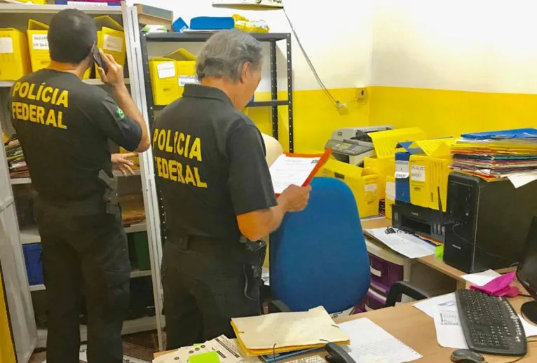 A PF cumpre 15 mandados de busca e apreensão e dois de prisão temporária em cinco cidades paraenses