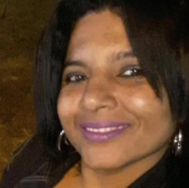 Ednalva era proprietária do bar, ela confessou que havia engolido oito porções da droga e logo em seguida passou mal.