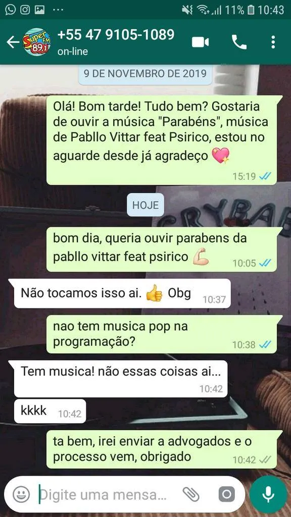 Após se negar a tocar Pabllo Vittar, rádio sofre  pressão dos fãs e muda de ideia