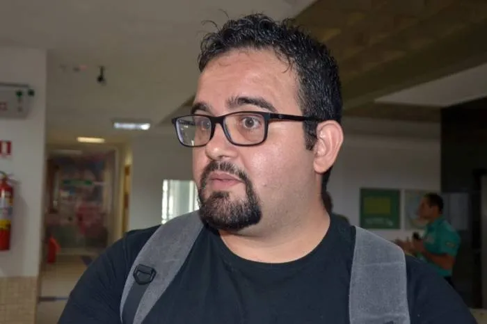 Professor Hugo Pena encerrou o último aulão gratuito do DPlay Pará com conteúdos de matemática