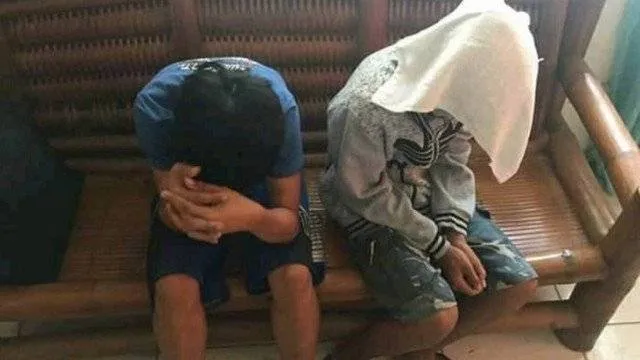 Os dois suspeitos entraram no tumulo atrás de joias da vítima.