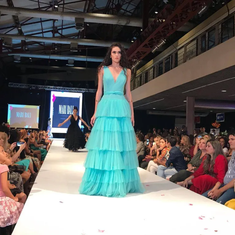 Summer
Fashion: tecidos leves e tons vibrantes na passarela