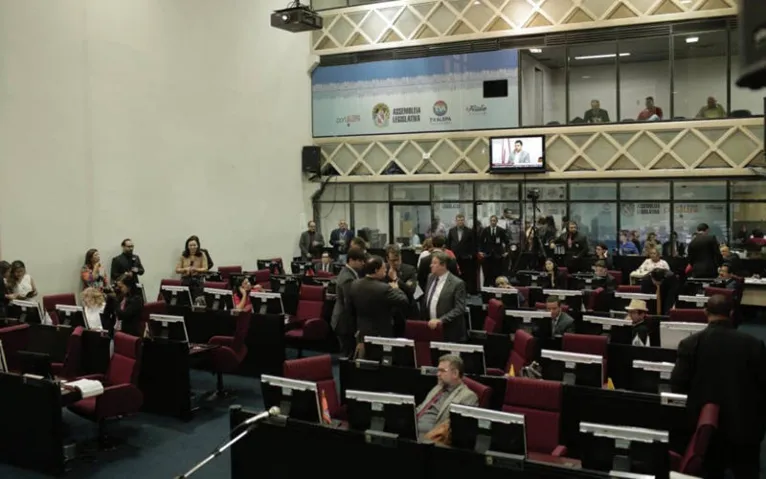 As proposições apresentadas neste ano já se aproximam do total feito em todo 2017