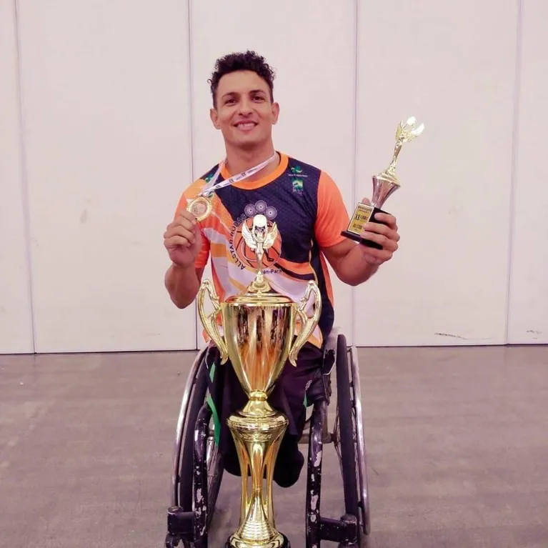 O paratleta é o atual recordista brasileiro nos 800m e pentacampeão nos 1500m


