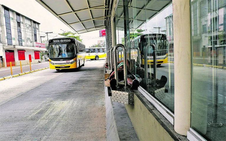 Atualmente, apenas linhas ligadas aos sindicatos e oficiais transitam pela via do BRT com muitas reclamações de usuários