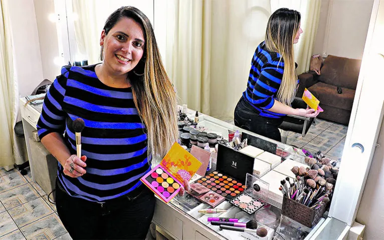 Aninha Bentes, maquiadora.
