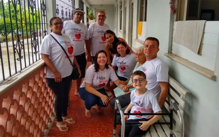 Projeto doa alimentos em abrigo e casa de apoio em Belém