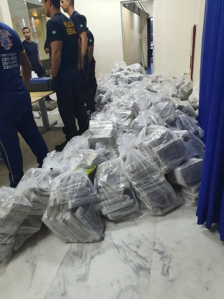 PF incinera duas toneladas de drogas apreendidas na Grande Belém