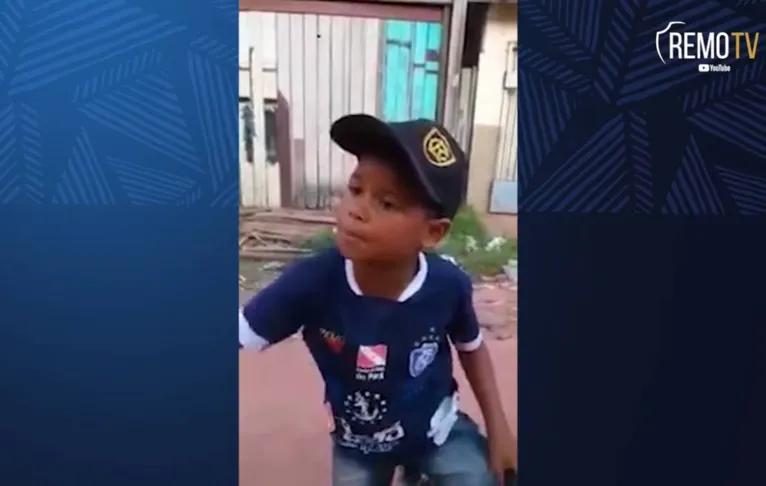 Pequeno azulino investirá nos estudos o dinheiro arrecadado com venda de camisa 