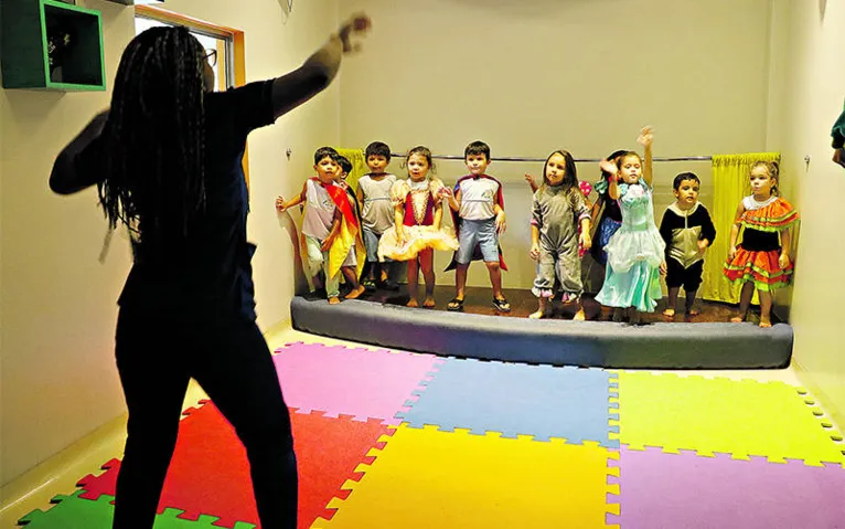 Proposta pedagógica da escola Colibri Baby inclui espaços diferenciados para serem explorados pelas crianças desde os primeiros meses de vida.