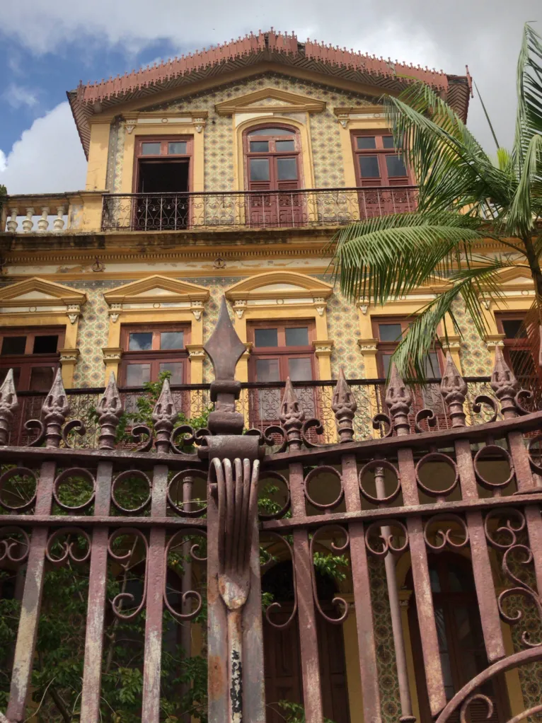 Palacete Pinho: memória de Belém caindo aos pedaços