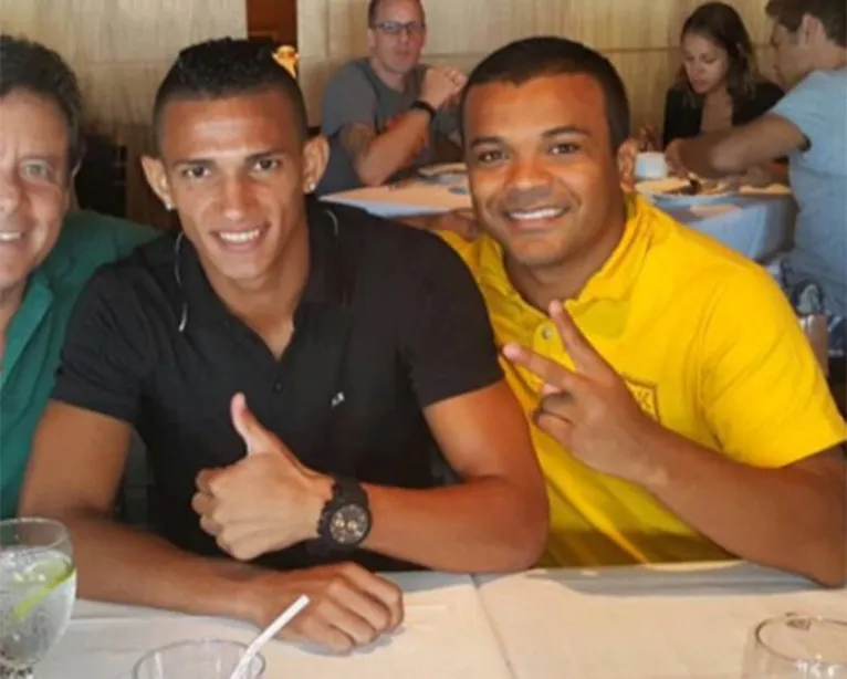 Roma trabalhou com Lucas dentro e fora de campo.