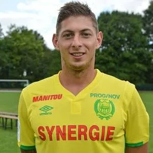 EMILIANO SALA: HOMEM É CONDENADO POR ACIDENTE AÉREO QUE VITIMOU JOGADOR  ARGENTINO! 