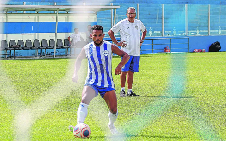 Técnico Hélio dos Anjos tem exigido mais de Elielton e companhia com treino inclusive neste domingo.