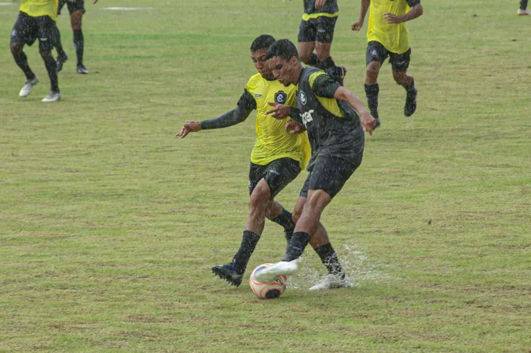 Técnico azulino 'quer o máximo' dos jogadores em jogo-treino