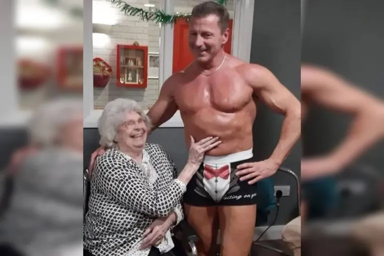 Funcionários de casa de repouso contratam strippers para festa de idosa de 89 anos
