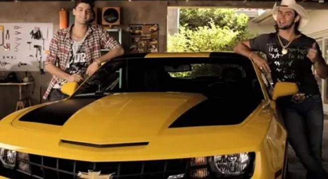 Ele se livrou de seu icônico veículo automotor.
