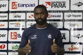 Bruno Costa vestiu a camisa do Remo em 2017.