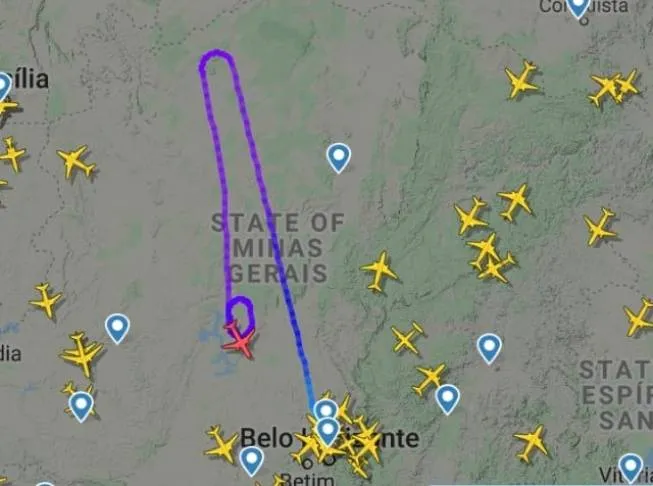 Internautas conseguiram flagrar o trajeto da aeronave, que sequer saiu de Minas Gerais antes de retornar
