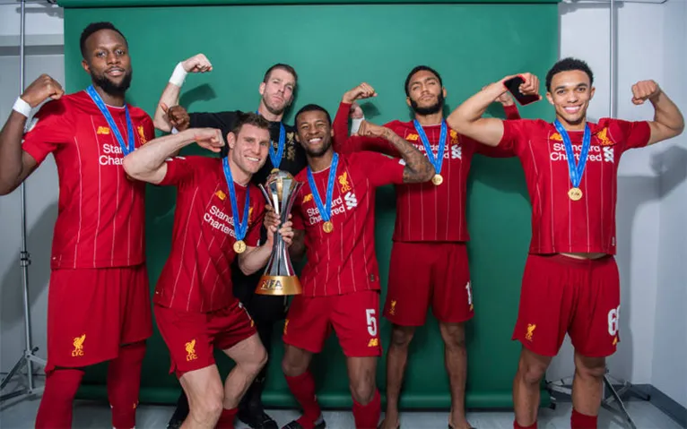 Provocação? Liverpool faz foto com "pose de Gabigol" após derrotar Flamengo