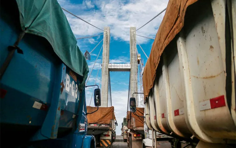 Governo Helder entrega ponte sobre rio Moju em tempo recorde
