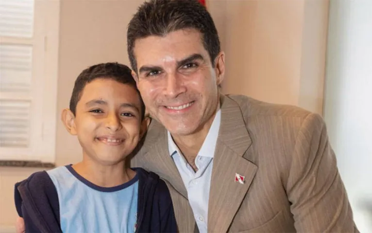 O Governador ofereceu toda a assistência necessária, médica e social, do Estado para a família que vive na Baía do Sol, em Mosqueiro, e é de baixa renda.