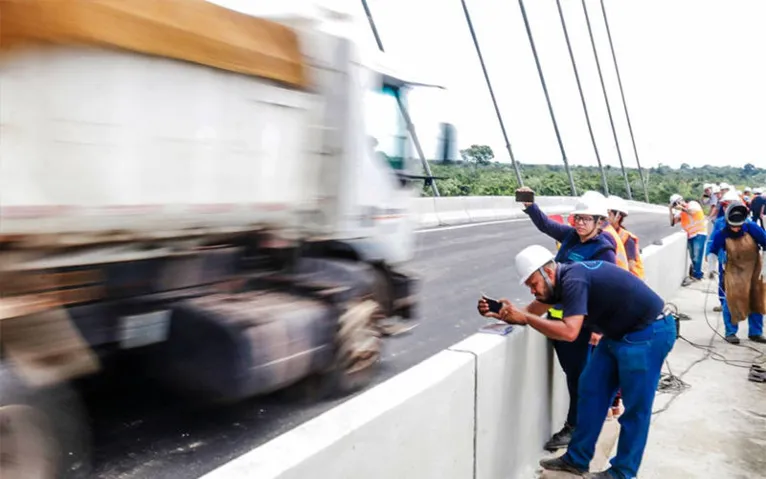 Governo Helder entrega ponte sobre rio Moju em tempo recorde