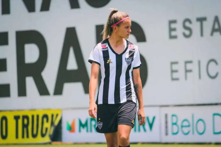 Vitória Calhau, zagueira do Atlético-MG com passagem pela base da seleção brasileira
