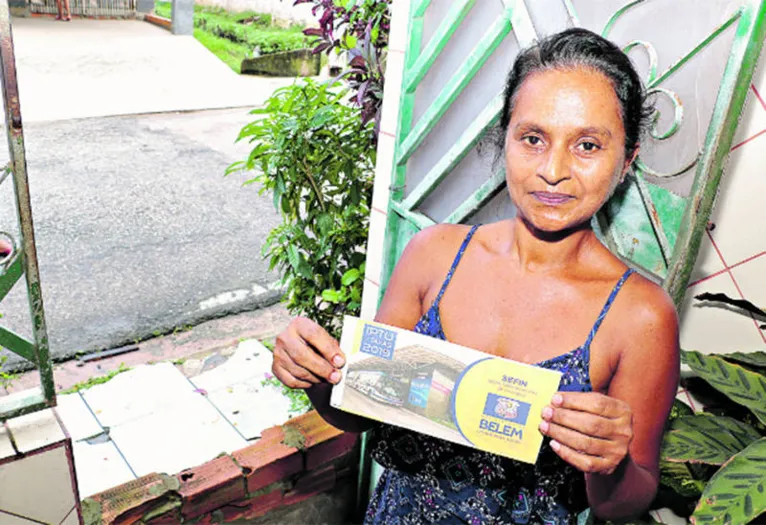 Falta de saneamento causa revolta em moradores