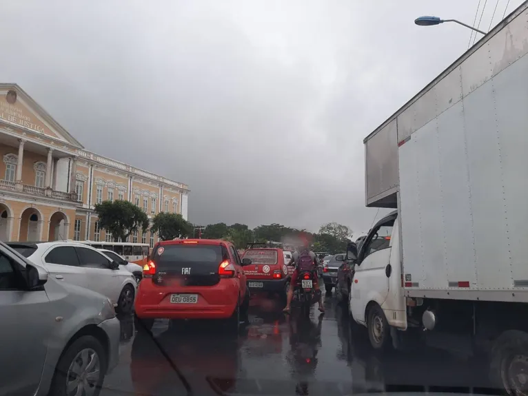  Avenida Almirante Barroso.