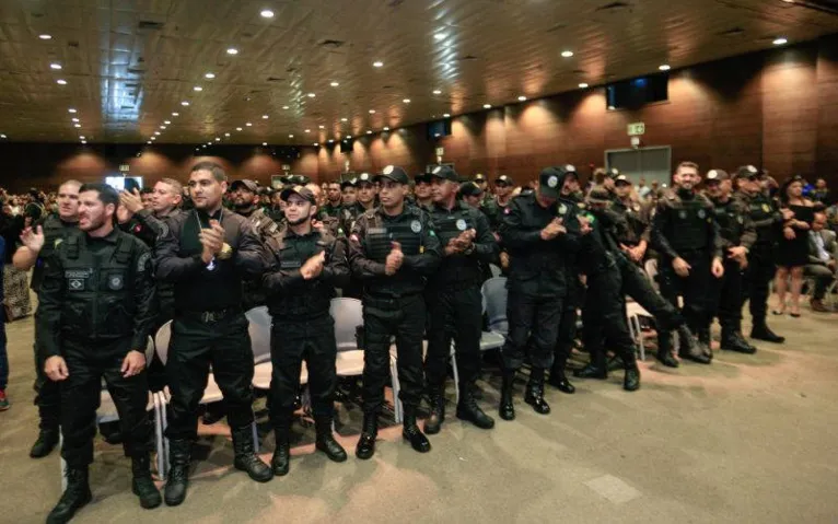 Os concursados passaram por uma formação dentro dos padrões federais, estabelecidos pelo Departamento Penitenciário Nacional (Depen).
