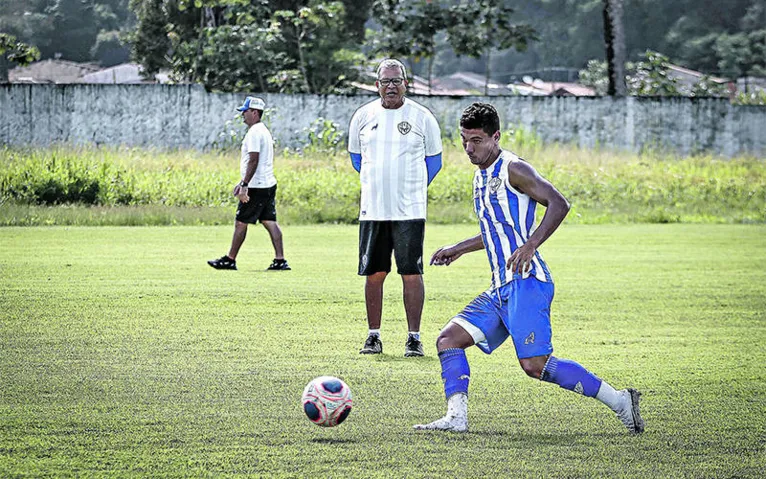  O atacante está sendo muito elogiado neste começo de temporada pelo técnico Hélio dos Anjos.