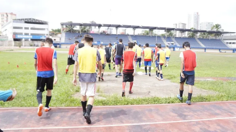 Clube monta plantel para disputar futebol de base e até Segundinha