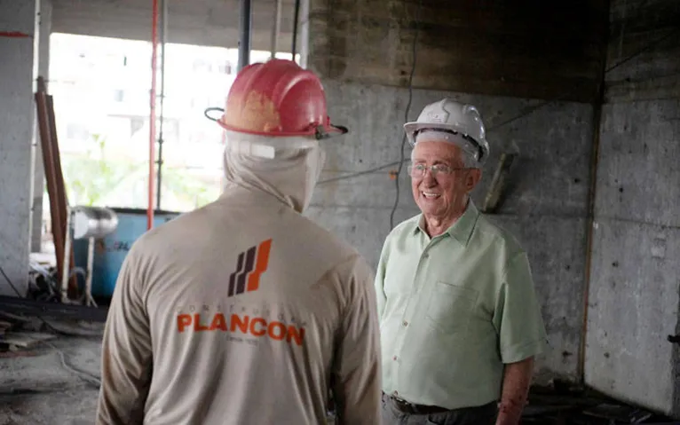 O engenheiro José Nicolau Sabado e família comemoram o Jubileu de Ouro da Construtora Plancon, no dia 15, no Grand Mercure. Ainda hoje, aos 84 anos, Sábado frequenta obra. Nesses 50 anos foram 23 empreendimentos entregues
