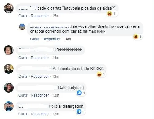 Cadê
as faixas? Hadson é recebido por pouca gente no aeroporto de Belém