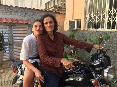 Bruna Linzmeyer e Zelia Ducan vão contracenar no filme 'Paciência Selvagem' 