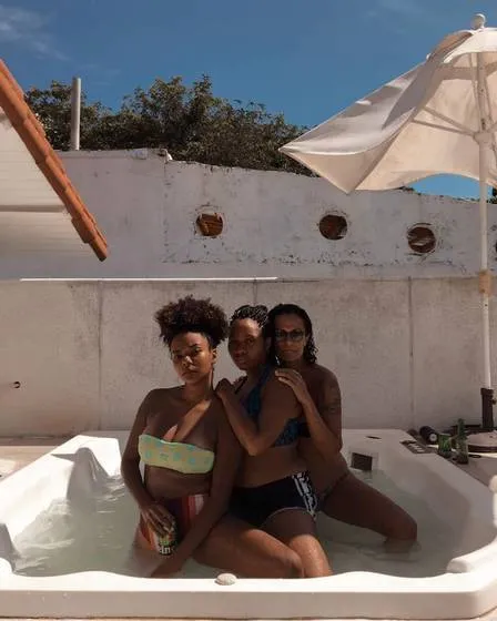Zelia Ducan (à direita) com as amigas