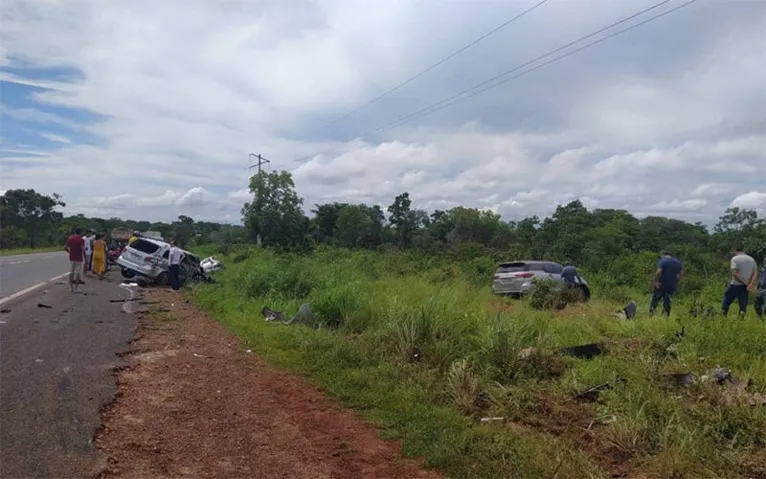 Homem morre e outros dois ficam feridos após colisão na BR-316