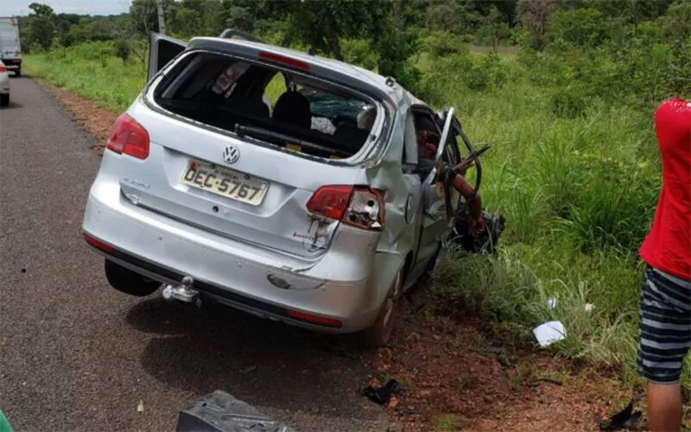 Homem morre e outros dois ficam feridos após colisão na BR-316