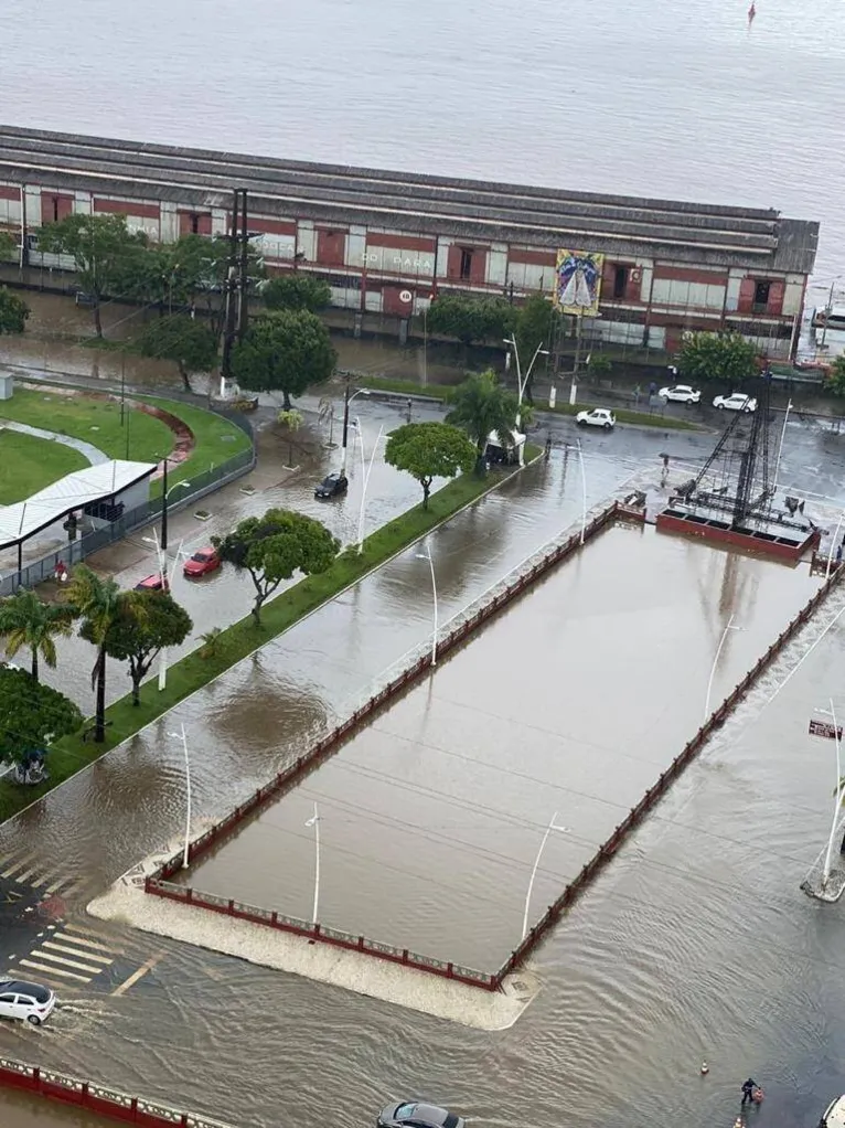 Cidade submersa: Belém alaga completamente em mais um dia de chuva intensa