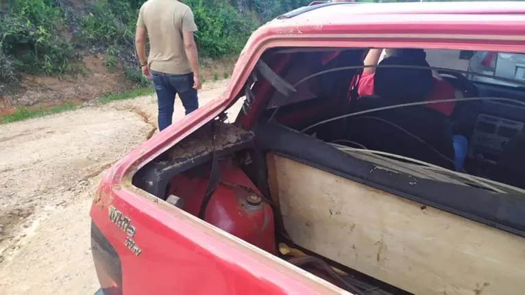 Carro da TV Record capota em rodovia do Pará