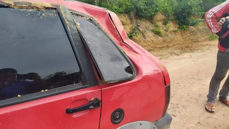 Carro da TV Record capota em rodovia do Pará