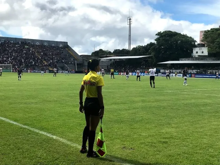 Assistente paraense da FIFA comemora vitória pessoal no futebol